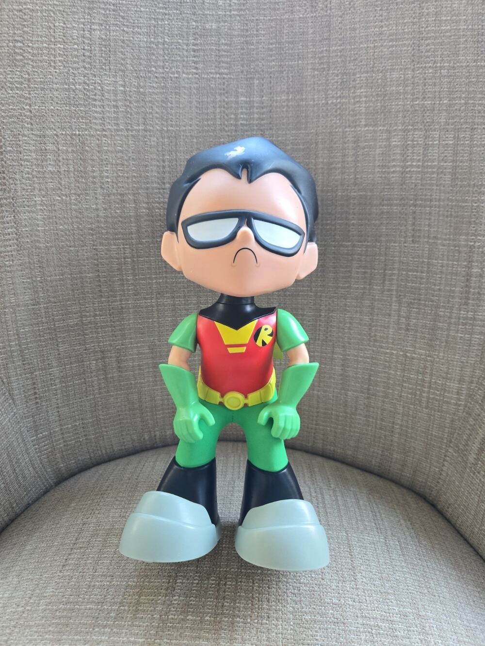 Teen Titans Go! Booty Scooty Robin Dancing Action Figure with Music